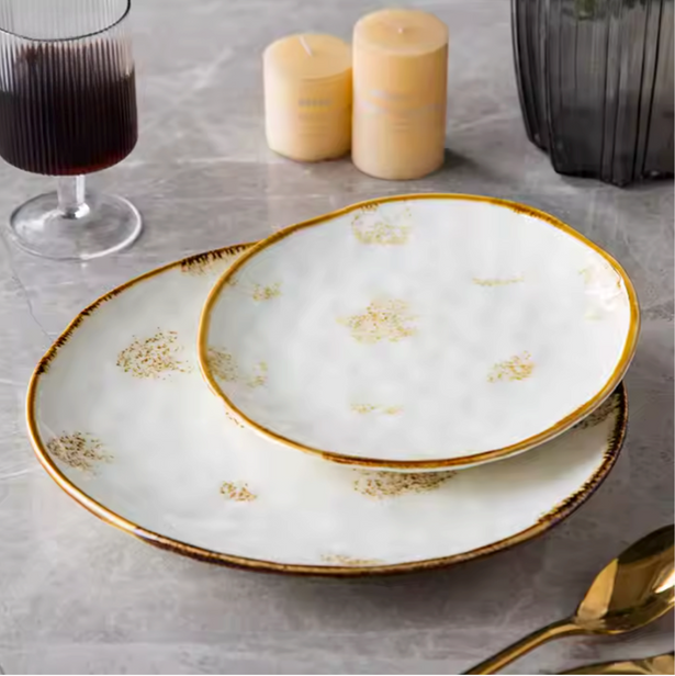 gold plate set by lux dishes